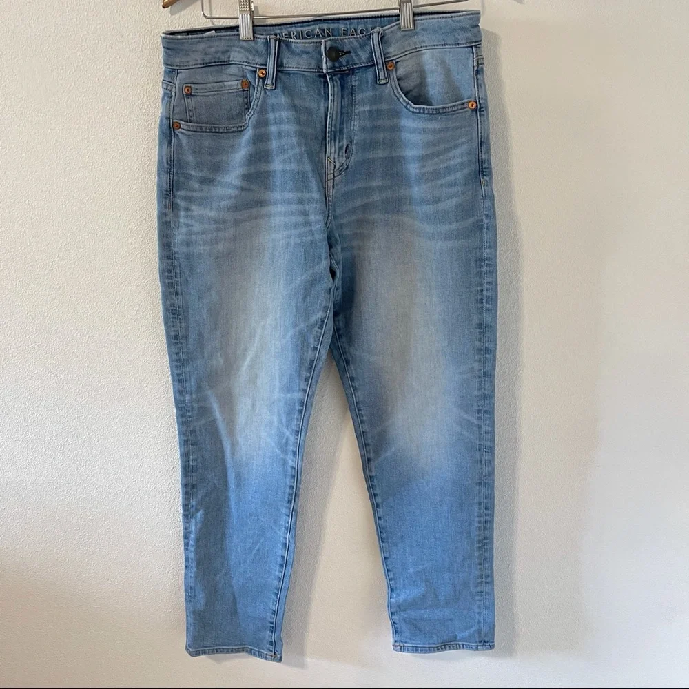 American Eagle Outfitters Athletic Airflex+ Light Wash 31x30
